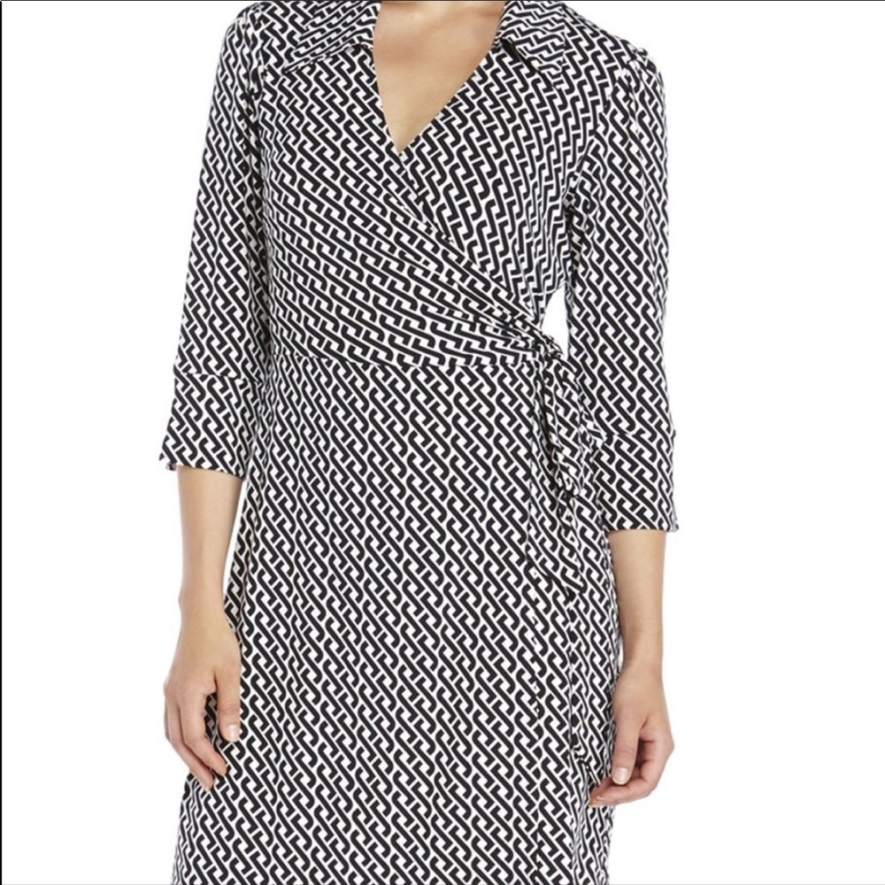 👗 LAUNDRY by Shelli Segal Wrap Dress